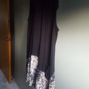 Lori Goldstein black/neutral print vest